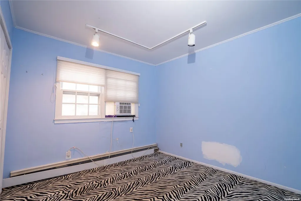 29 Harriet Lane Huntington NY 11743