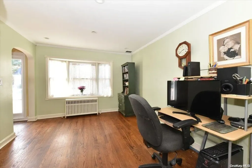 77 Floyd Place East Norwich NY 11732