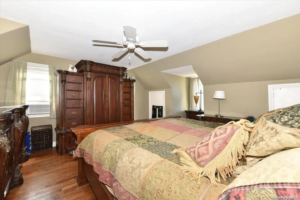 77 Floyd Place East Norwich NY 11732