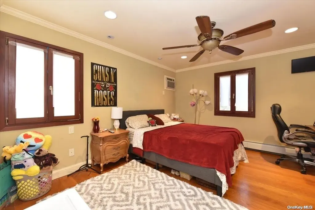 77 Floyd Place East Norwich NY 11732