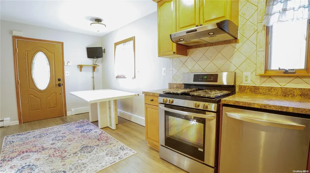 103 Tremont Road Lindenhurst NY 11757