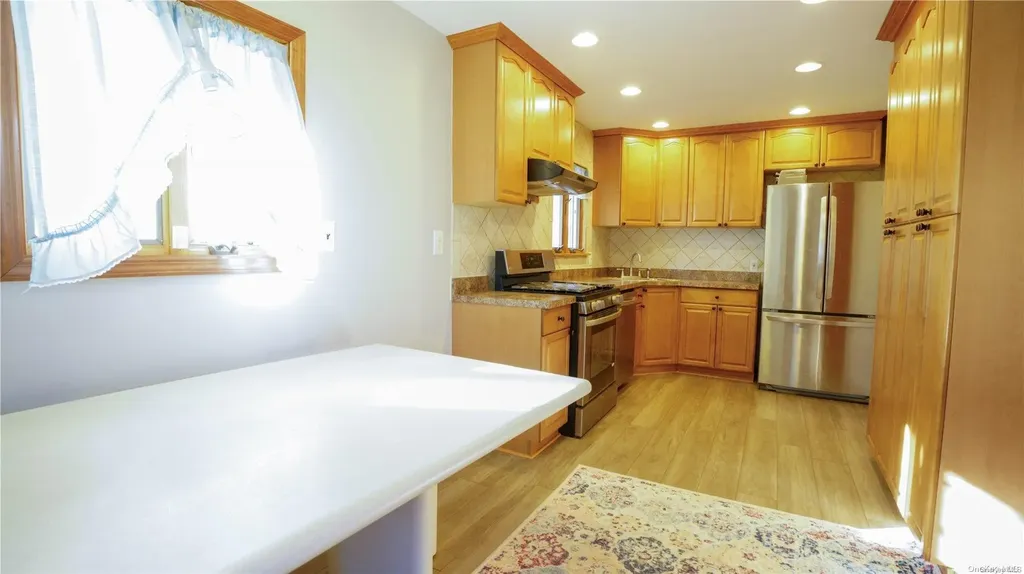 103 Tremont Road Lindenhurst NY 11757