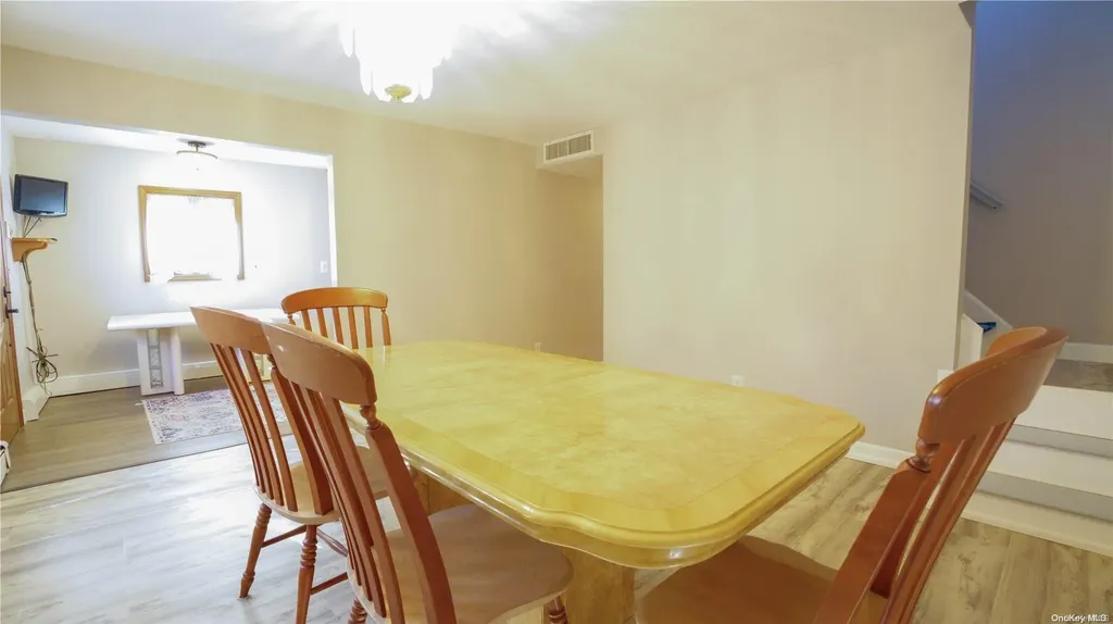 103 Tremont Road Lindenhurst NY 11757