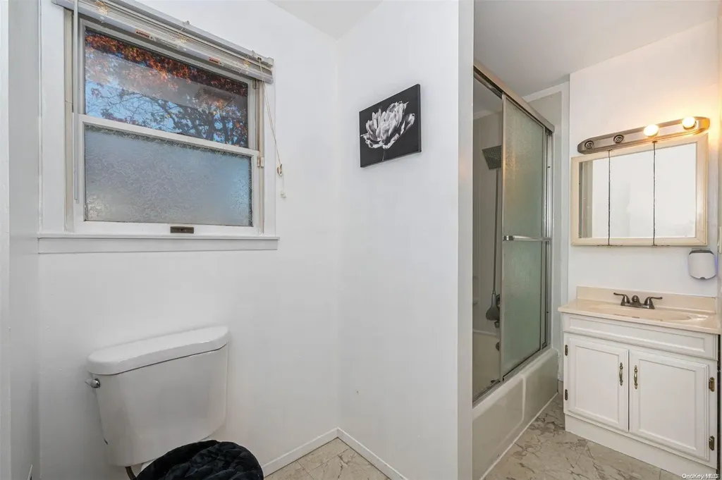 21 Seaford Road Mastic Beach NY 11951