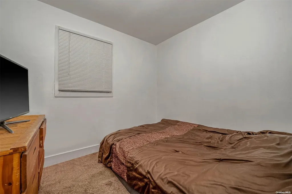 21 Seaford Road Mastic Beach NY 11951