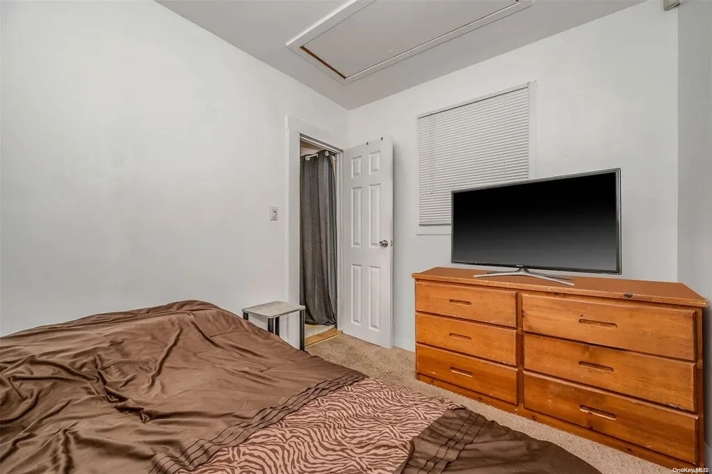 21 Seaford Road Mastic Beach NY 11951