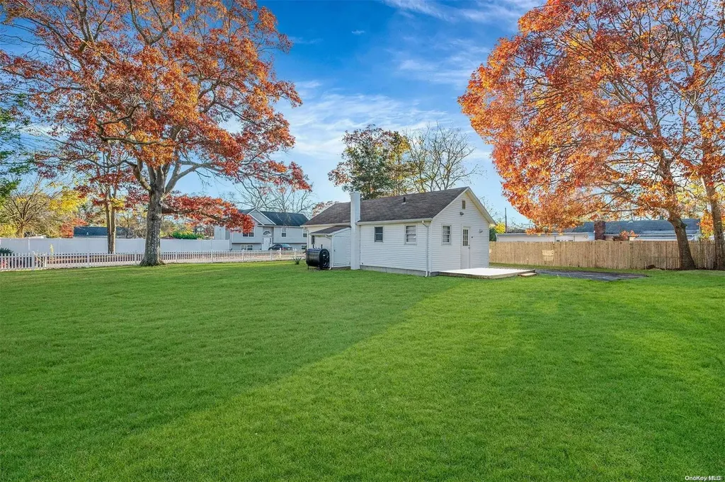 21 Seaford Road Mastic Beach NY 11951