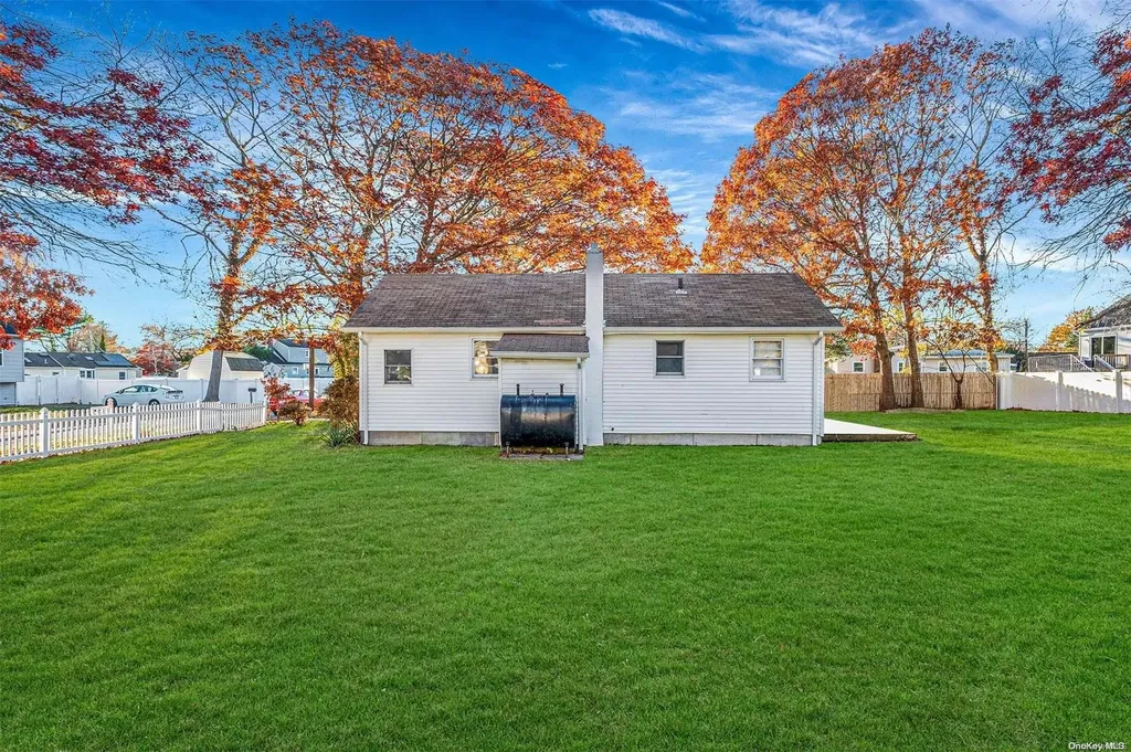 21 Seaford Road Mastic Beach NY 11951