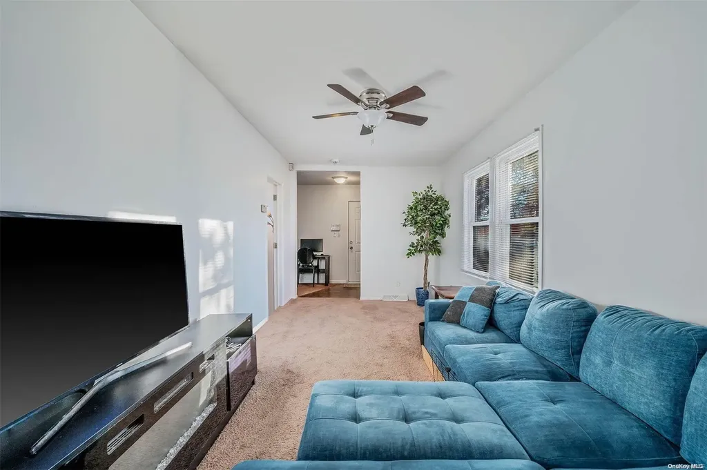 21 Seaford Road Mastic Beach NY 11951