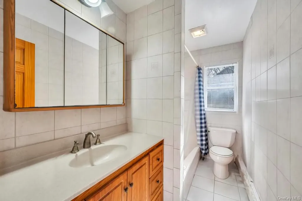 11 Dryden Avenue Coram NY 11727