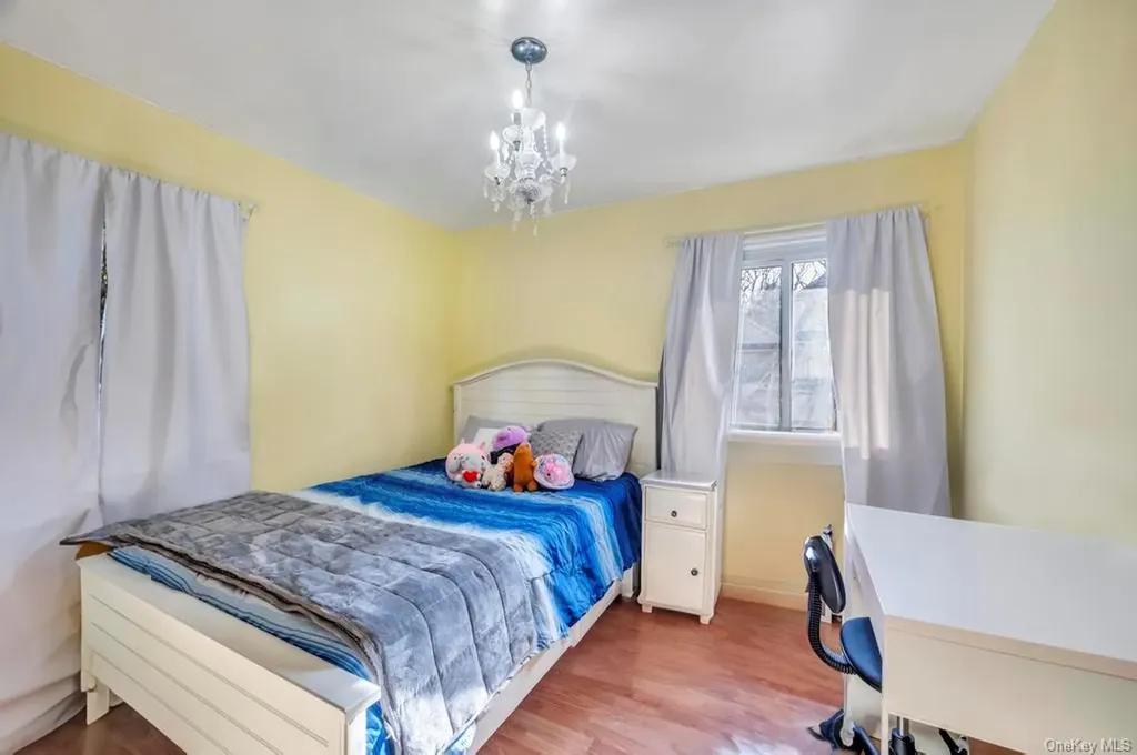 11 Dryden Avenue Coram NY 11727