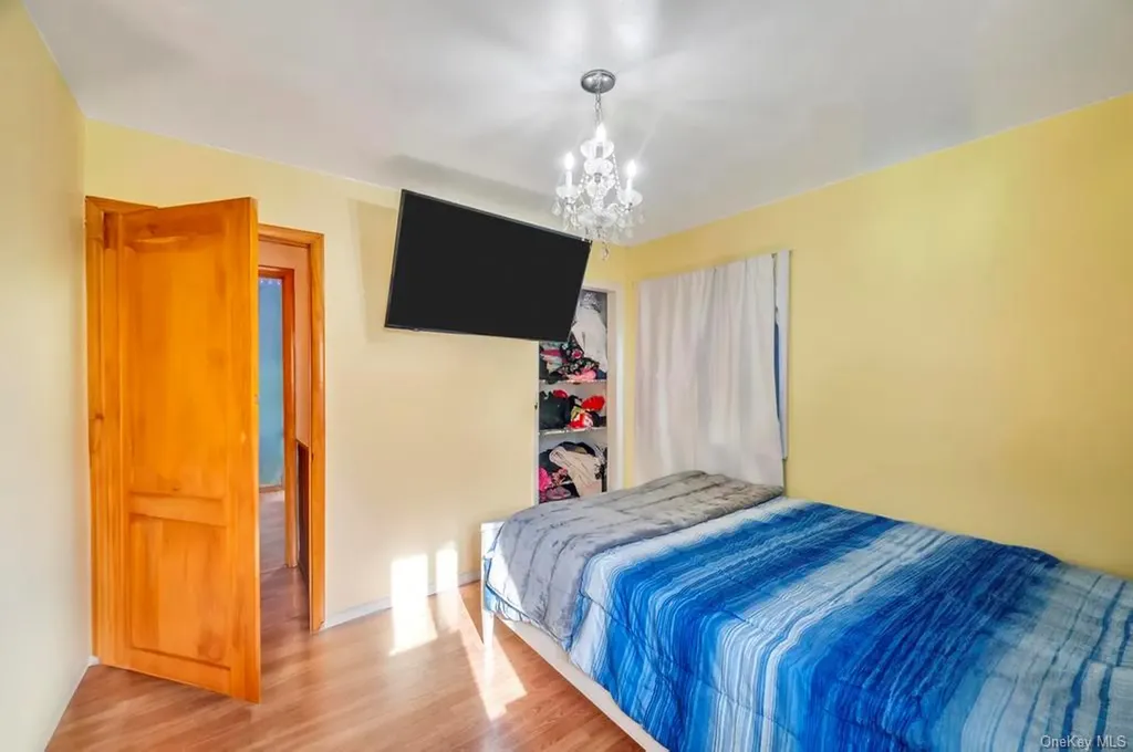 11 Dryden Avenue Coram NY 11727