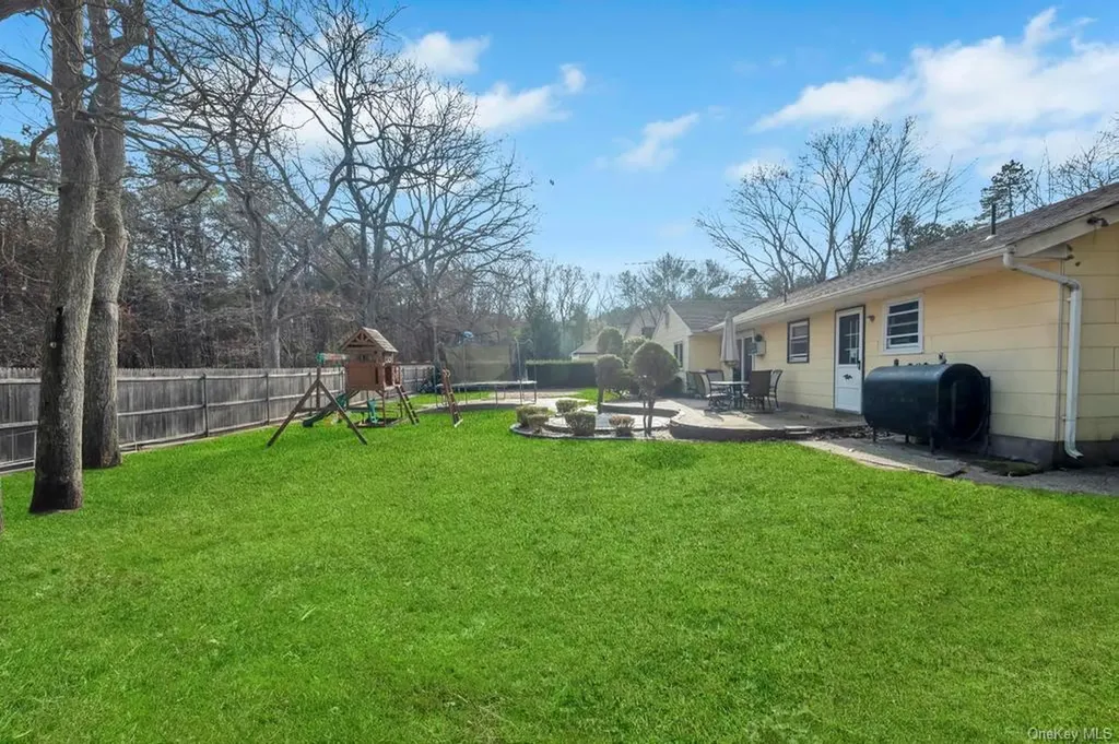 11 Dryden Avenue Coram NY 11727