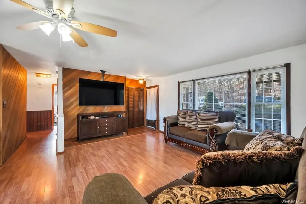 11 Dryden Avenue Coram NY 11727