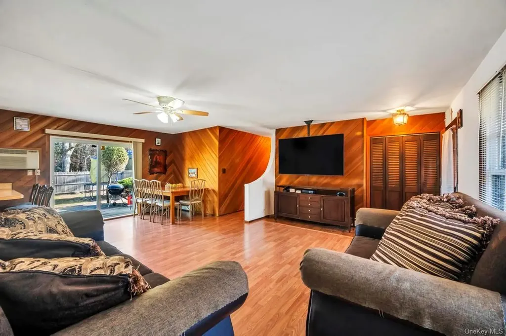 11 Dryden Avenue Coram NY 11727
