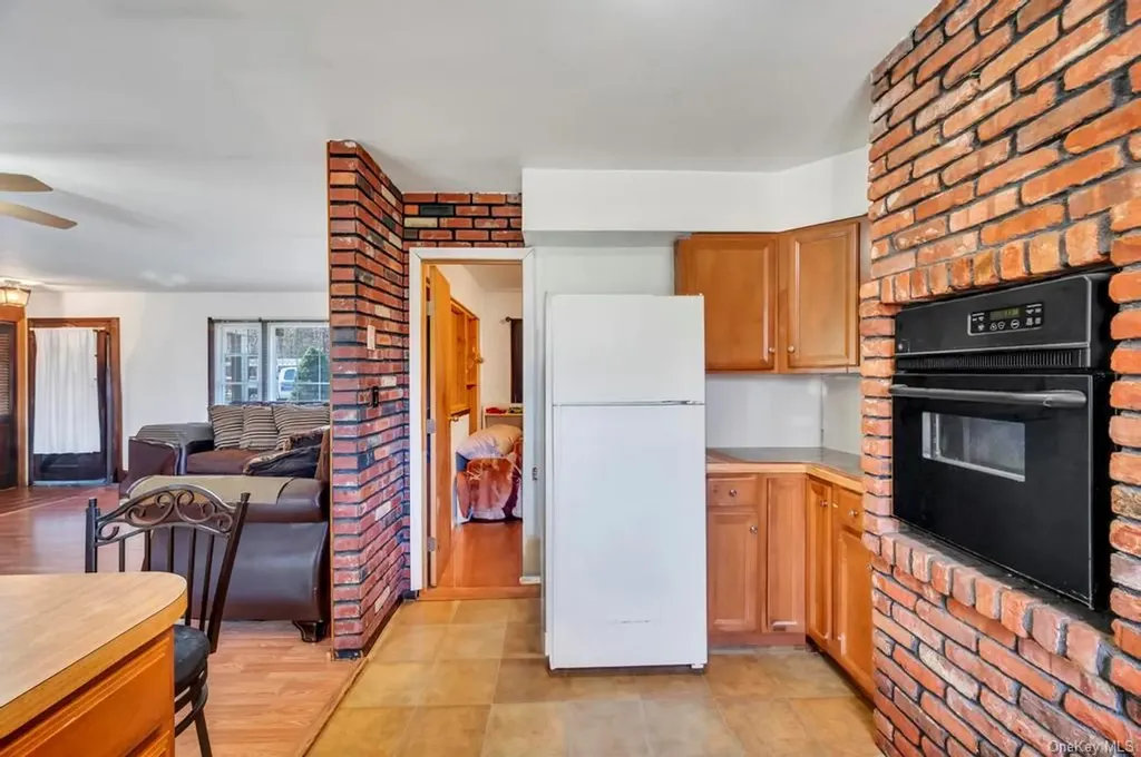 11 Dryden Avenue Coram NY 11727