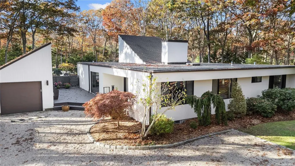 25 N Quarter Road Westhampton NY 11977