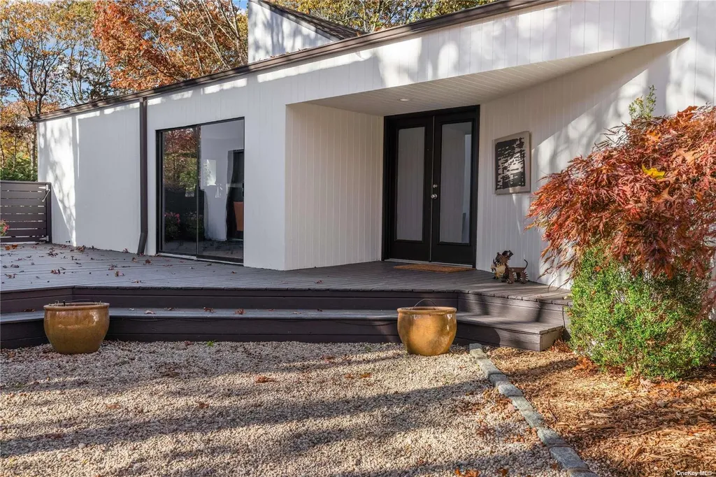 25 N Quarter Road Westhampton NY 11977