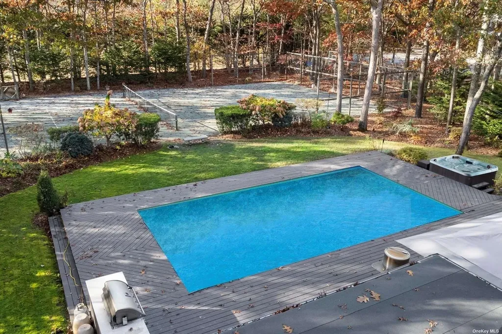 25 N Quarter Road Westhampton NY 11977
