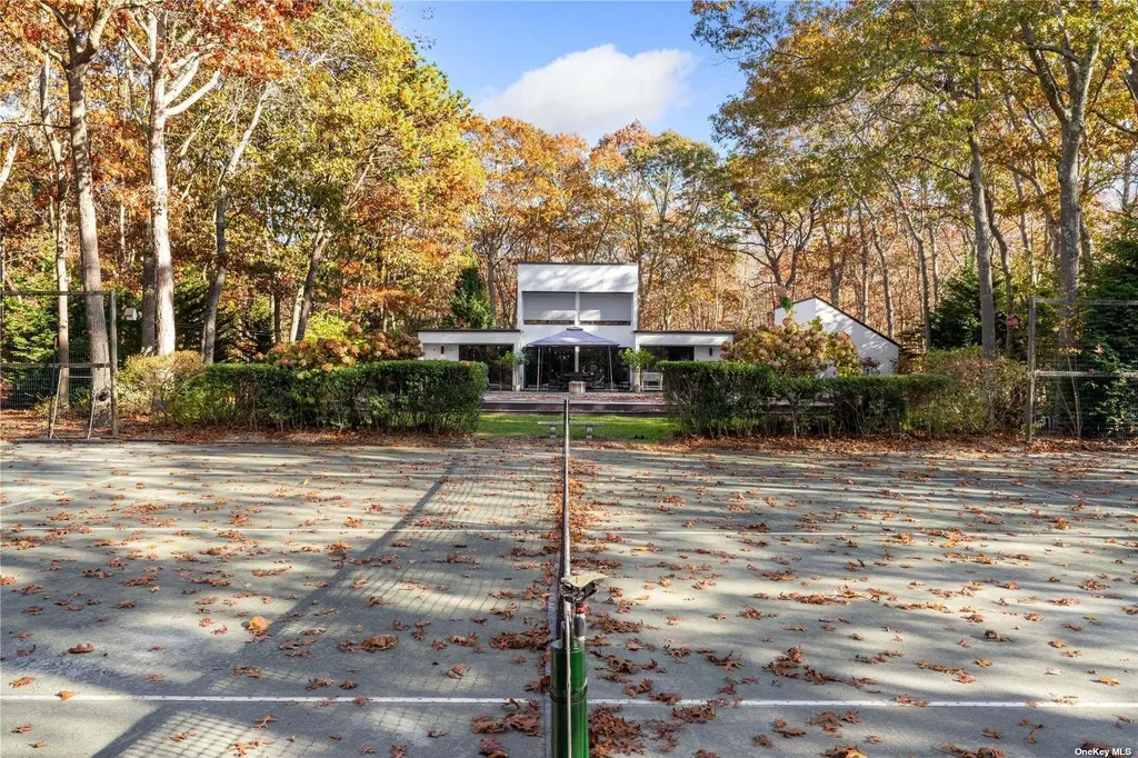 25 N Quarter Road Westhampton NY 11977