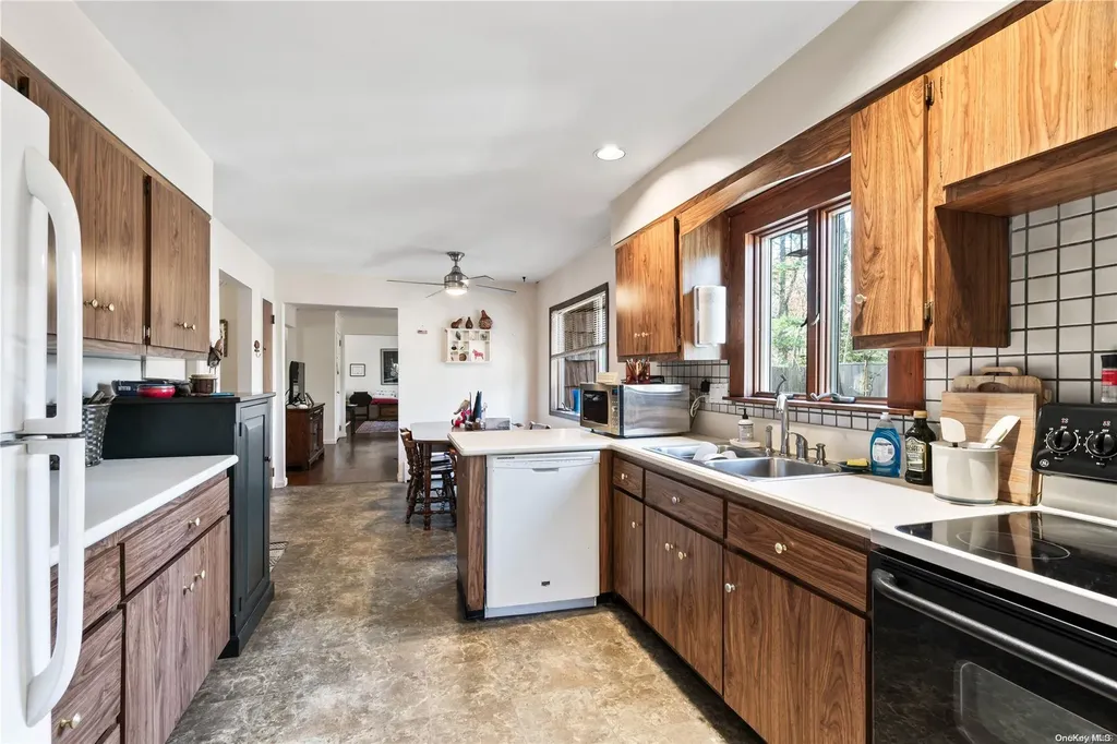 7 Oleander Drive Northport NY 11768
