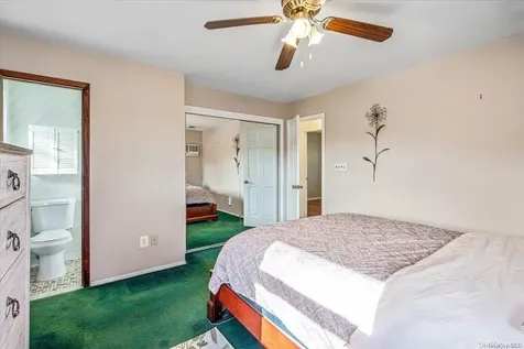 23 Sherbrooke Road West Babylon NY 11704