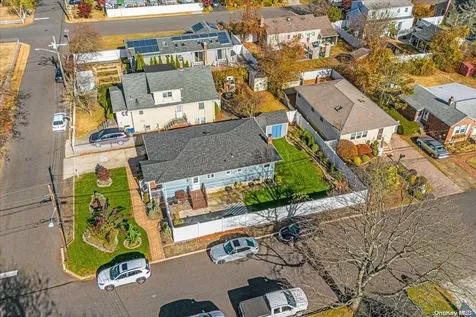 23 Sherbrooke Road West Babylon NY 11704