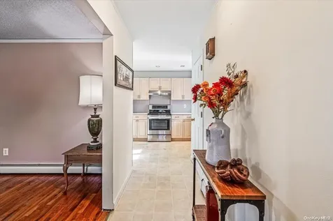 23 Sherbrooke Road West Babylon NY 11704