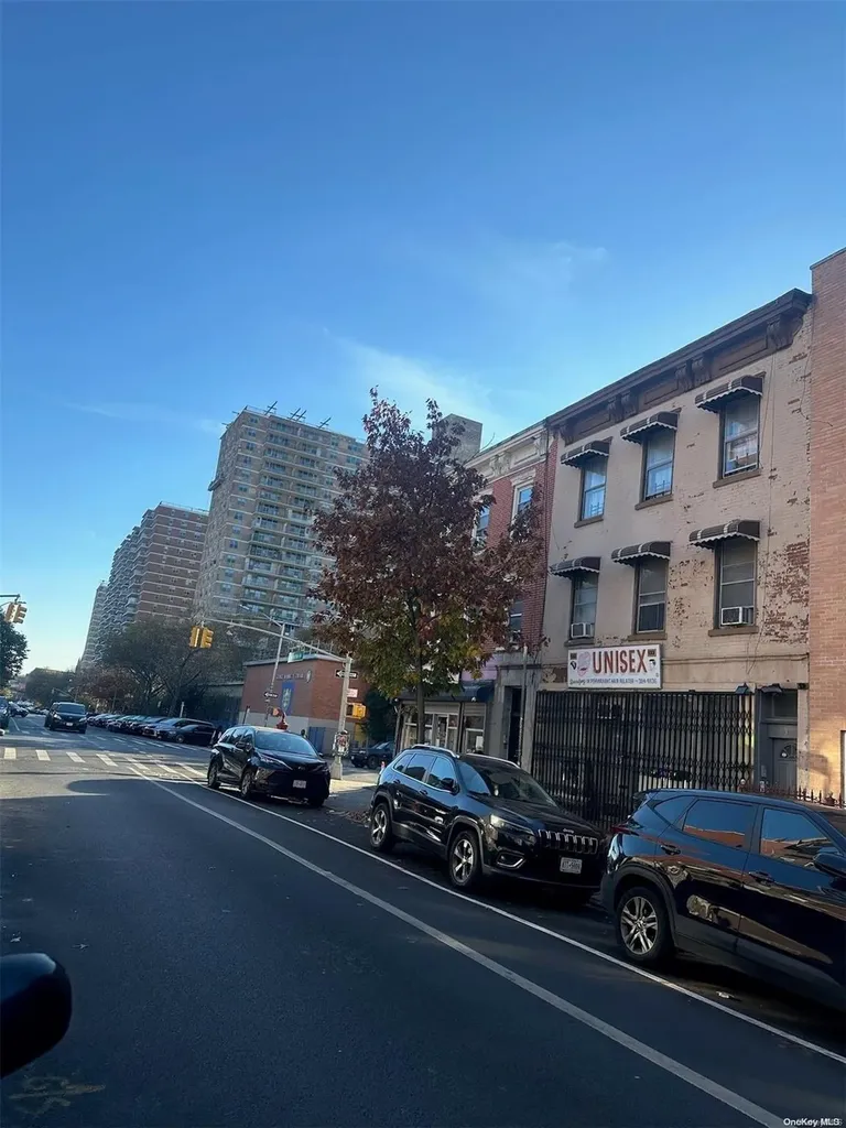 133 Manhattan Avenue Brooklyn NY 11206