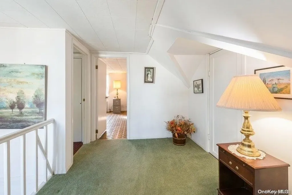 34 Maple Drive New Hyde Park NY 11040