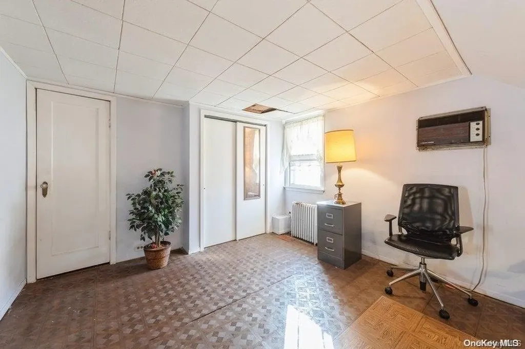 34 Maple Drive New Hyde Park NY 11040