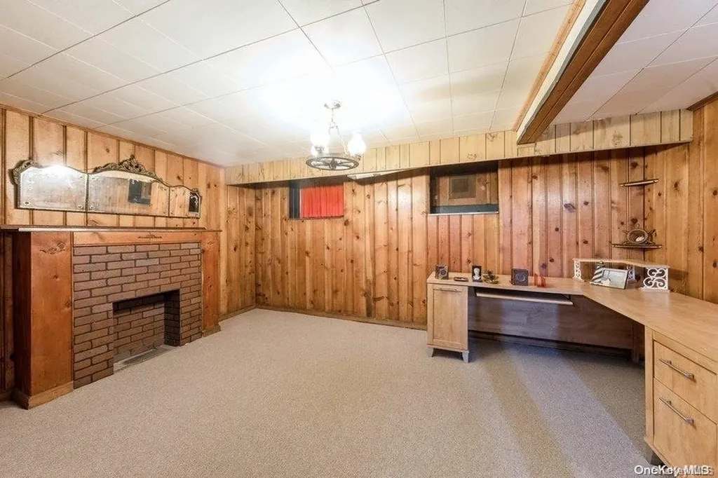 34 Maple Drive New Hyde Park NY 11040