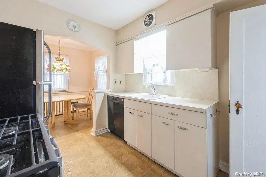 34 Maple Drive New Hyde Park NY 11040