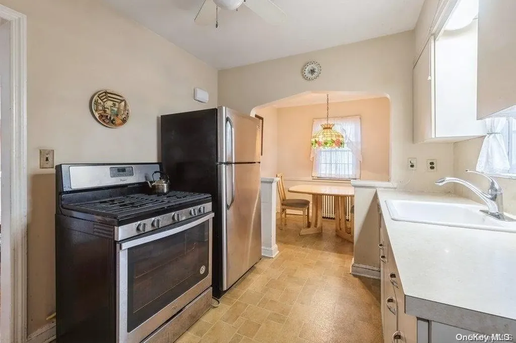 34 Maple Drive New Hyde Park NY 11040