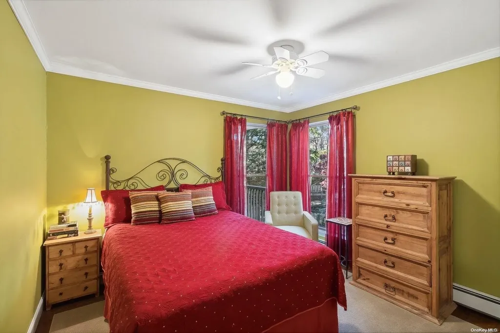 24 Fort Pond Boulevard East Hampton NY 11937