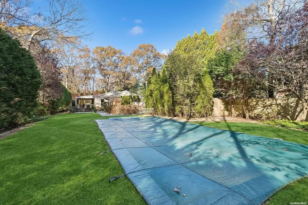 24 Fort Pond Boulevard East Hampton NY 11937