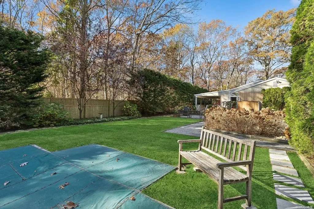 24 Fort Pond Boulevard East Hampton NY 11937