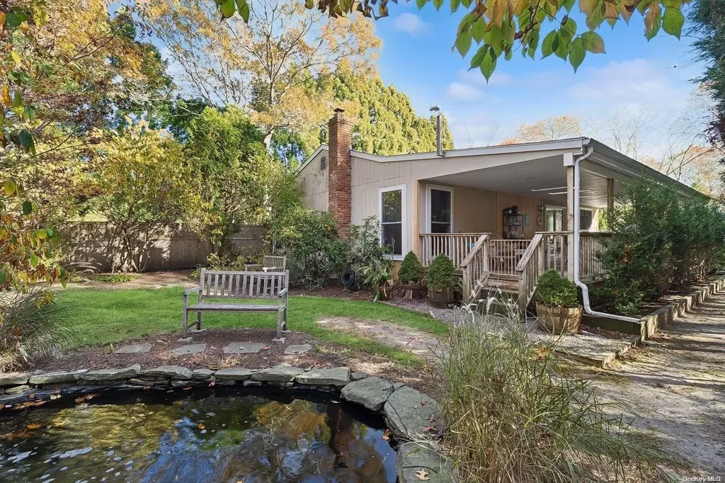 24 Fort Pond Boulevard East Hampton NY 11937