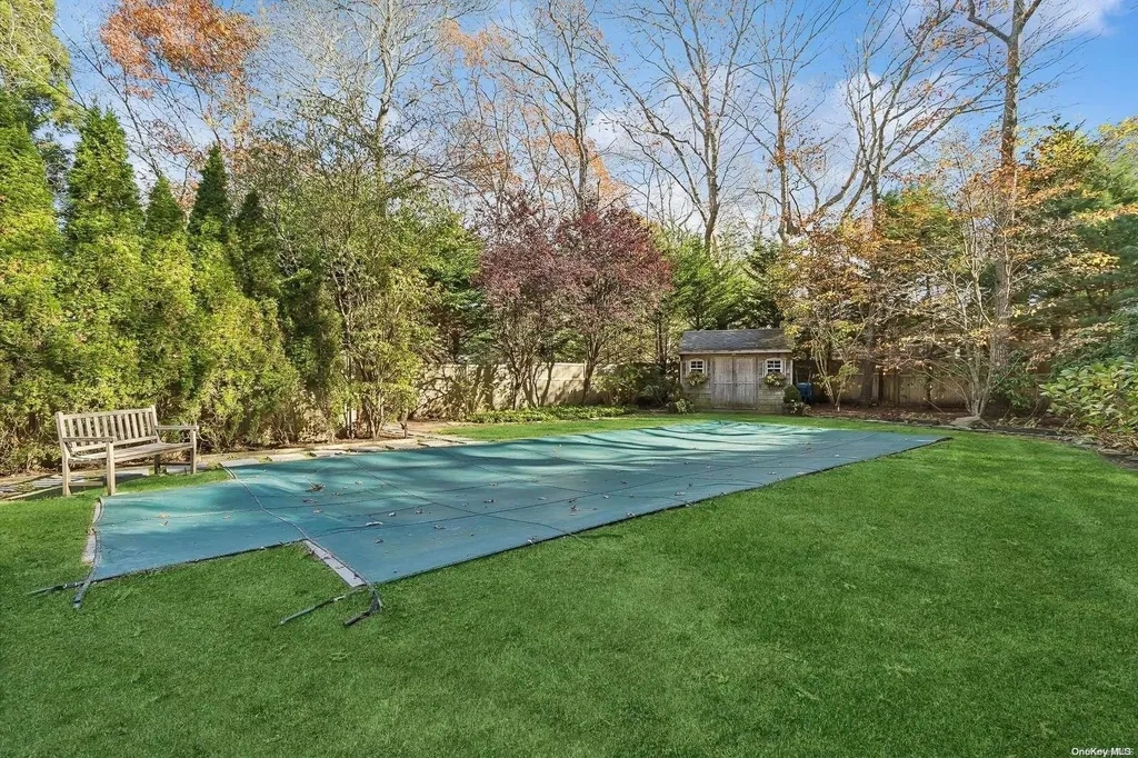 24 Fort Pond Boulevard East Hampton NY 11937