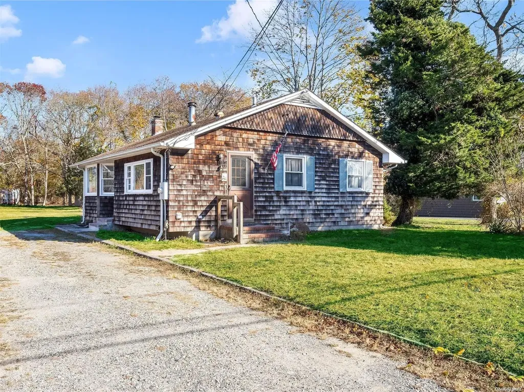17 Central Avenue East Quogue NY 11942