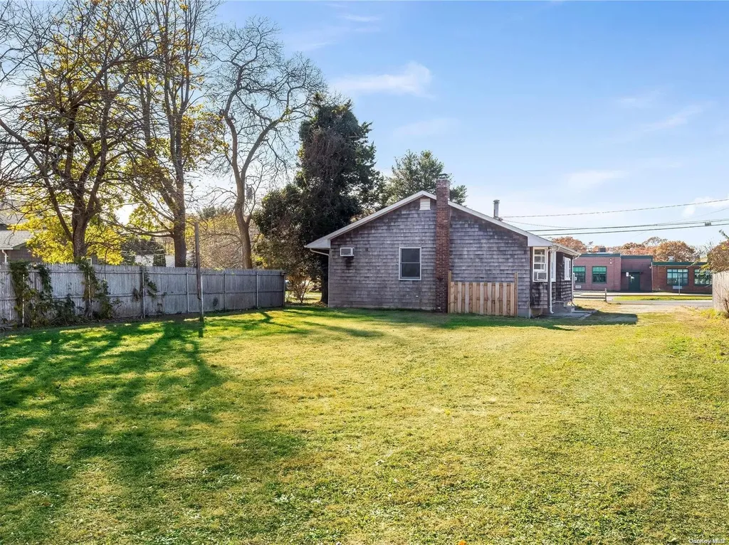 17 Central Avenue East Quogue NY 11942