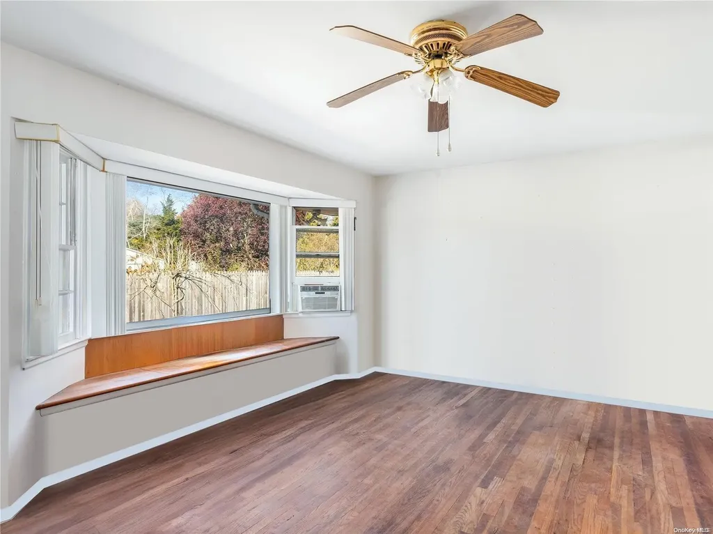 17 Central Avenue East Quogue NY 11942