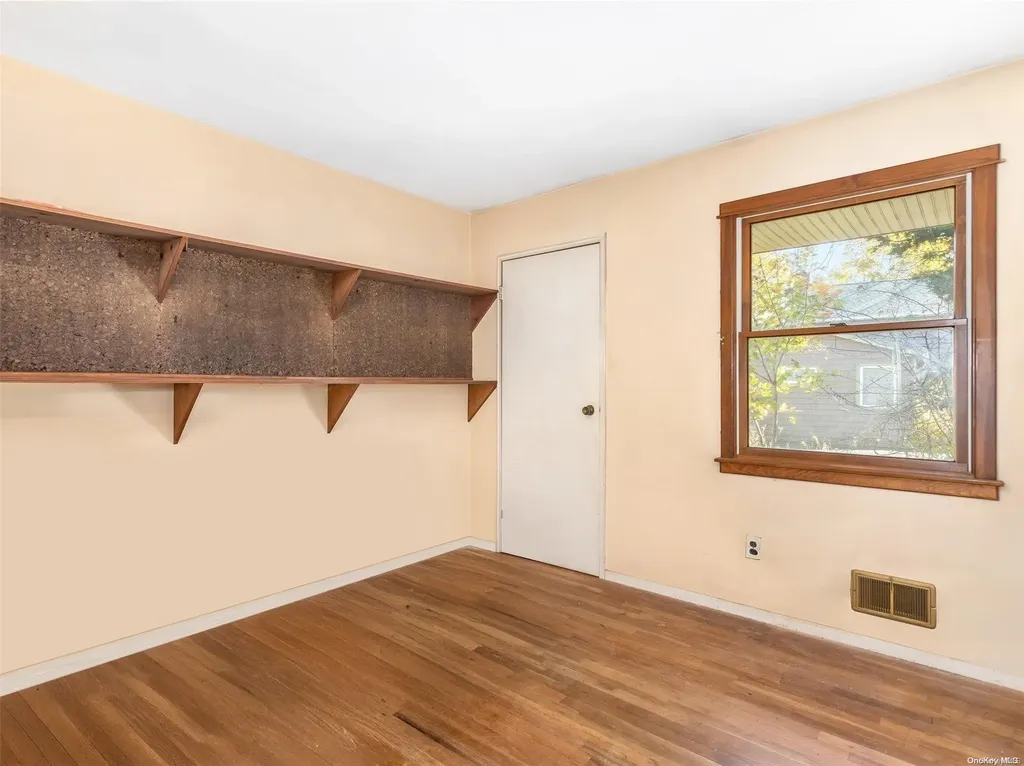 17 Central Avenue East Quogue NY 11942