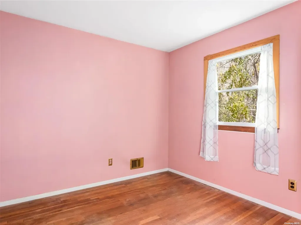 17 Central Avenue East Quogue NY 11942