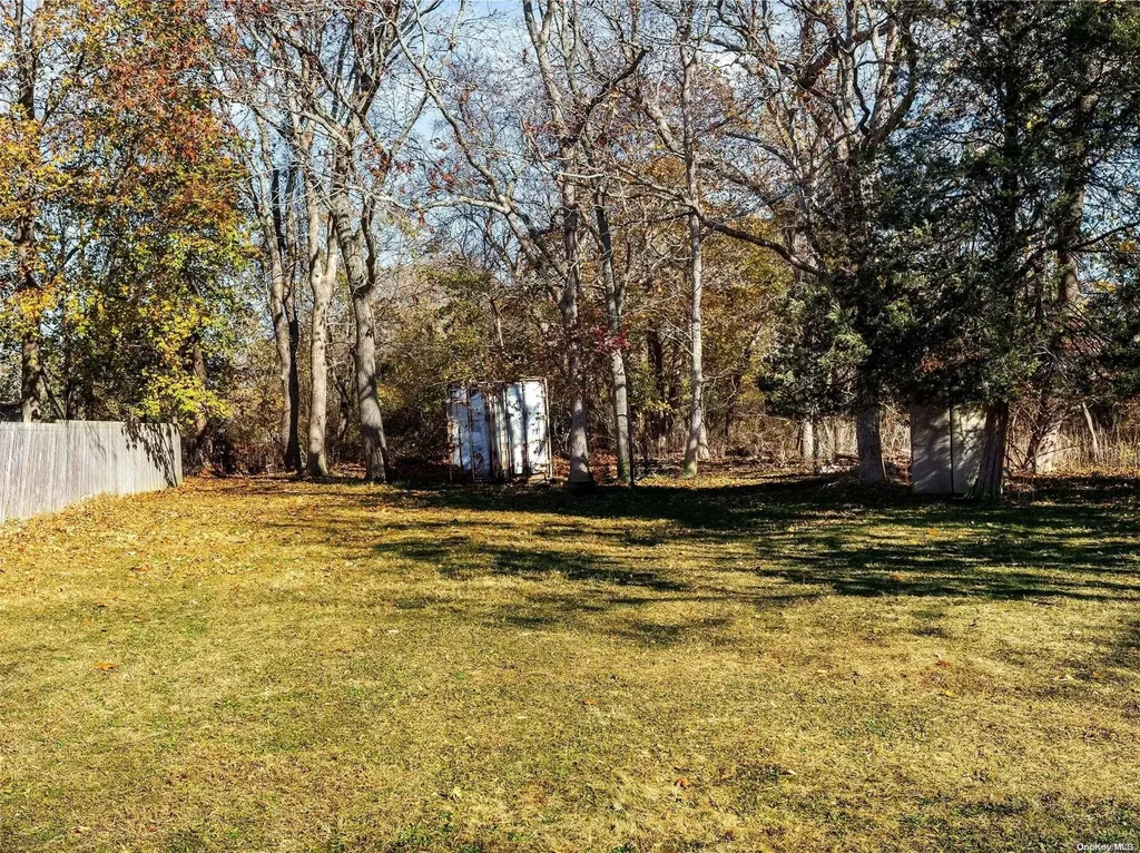 17 Central Avenue East Quogue NY 11942