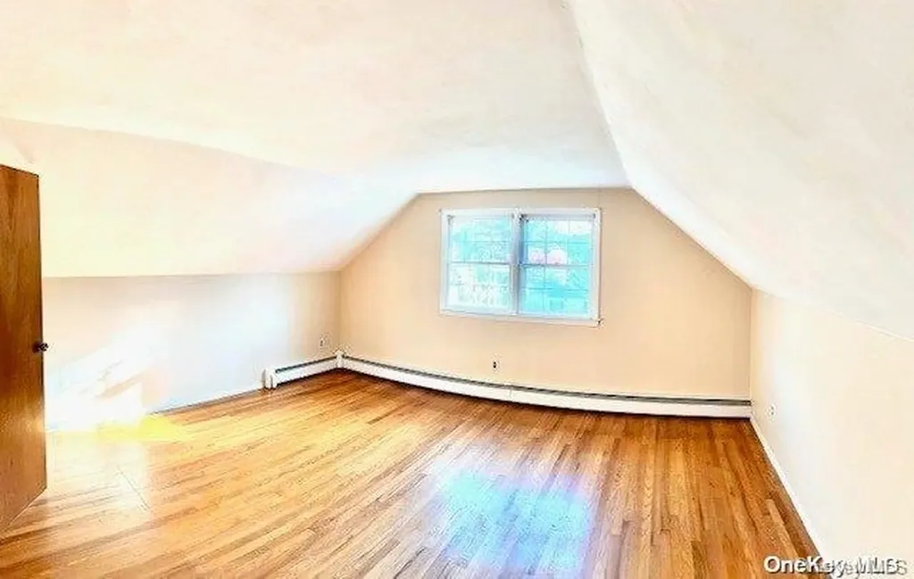 59 West Shore Road Oakdale NY 11769