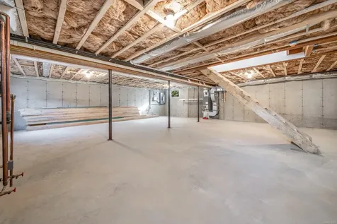 502 S Wellwood Avenue Lindenhurst NY 11757