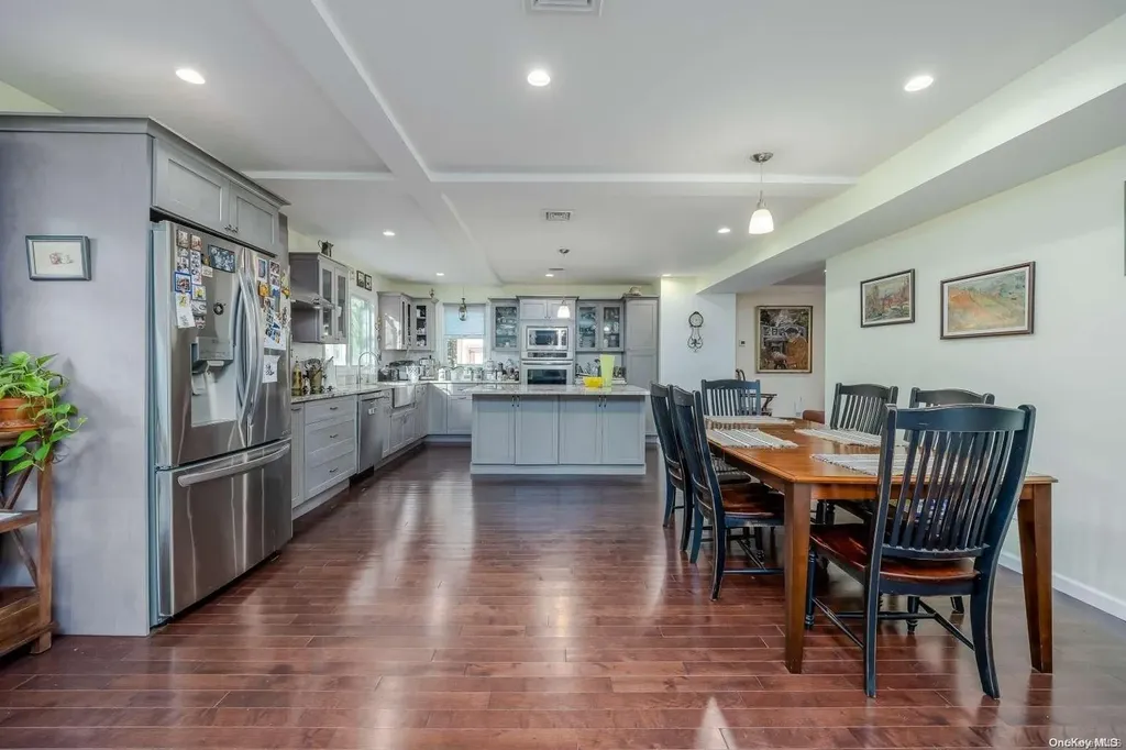 3 Earl Road Melville NY 11747