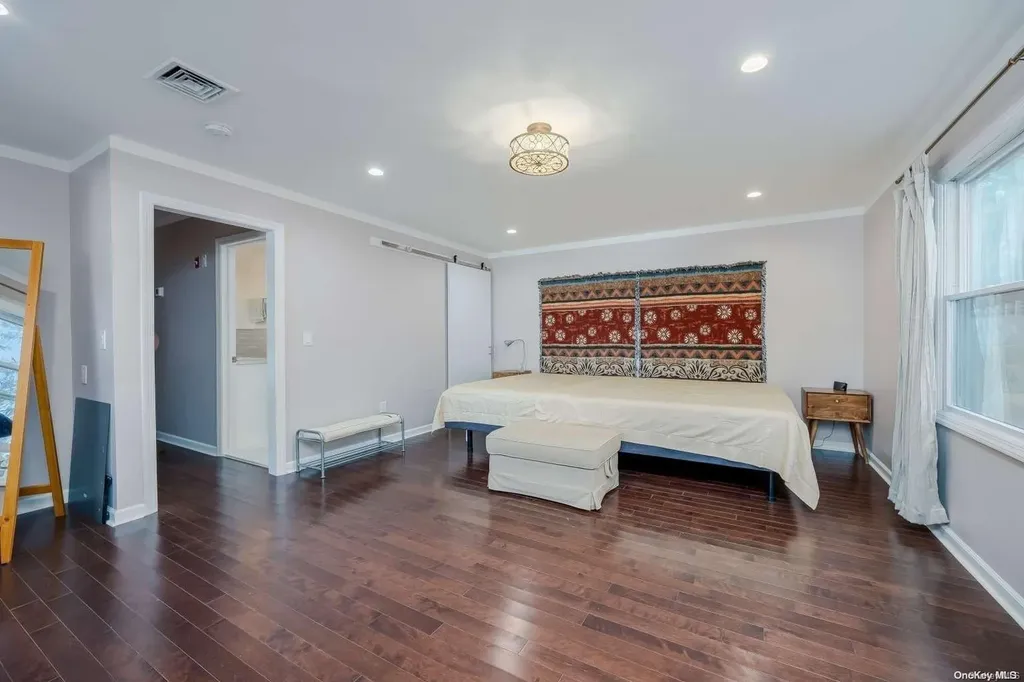 3 Earl Road Melville NY 11747