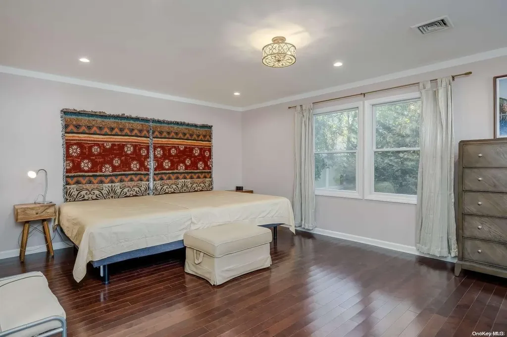 3 Earl Road Melville NY 11747